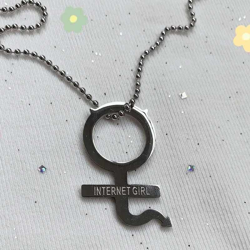 internet girl Harajuku Girls Punk Fashion Pendant Necklace Internet She Devil Women Stainless Steel Gothic Necklaces Women Sweet Collares - Окраска металла: internet girl