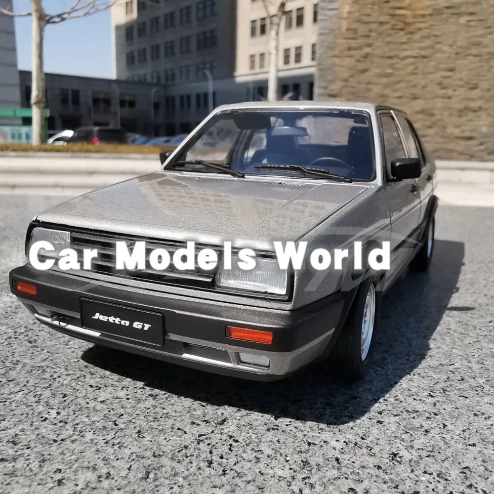 Модель литая автомобиля 1:18 для старого Джетта (серебристый/серый) + небольшой