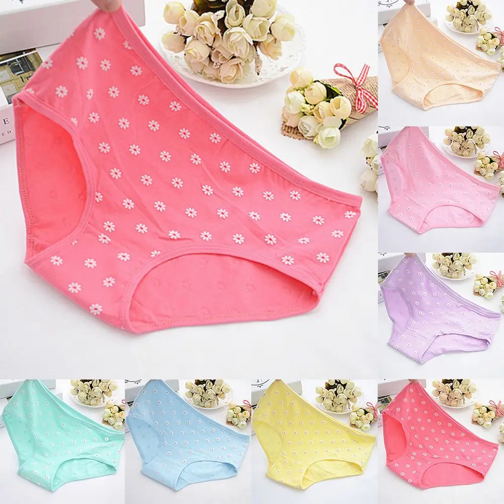 Модные хлопковые трусики с маргаритками однотонные со средней посадкой для