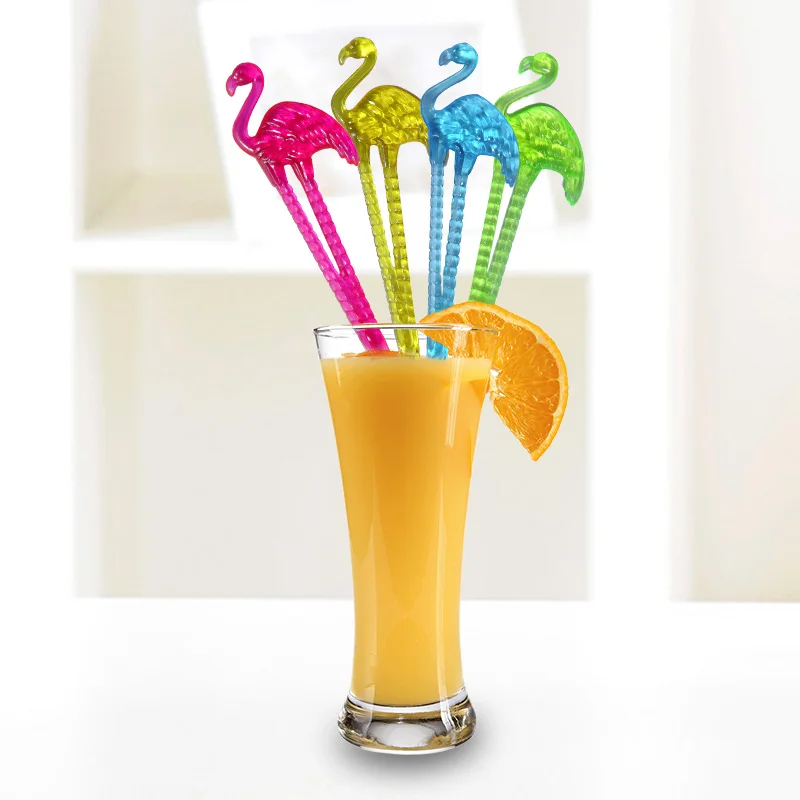 трубка для коктейля. пластиковые палочки для коктейлей. палочки для перемешивания коктейлей. палочки для размешивания коктейлей. трубочки для коктейля.