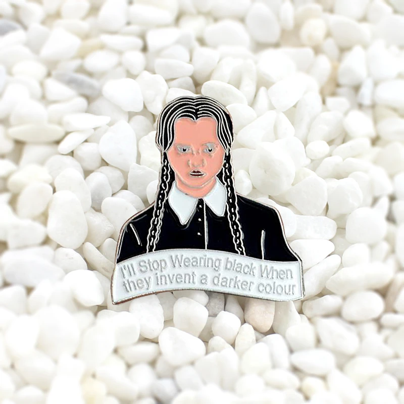 В среду Addams эмаль брошь если вы качаетесь против темной одежды и темных эмоций не