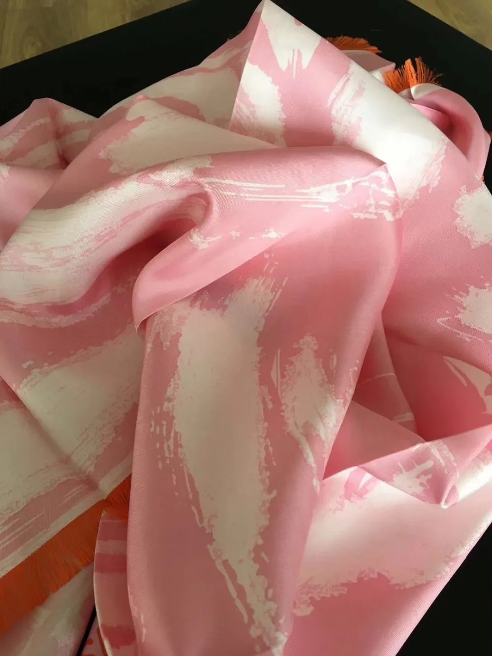 Женский шарф из 100% натурального шелка классический ручной работы с принтом 90*90 см