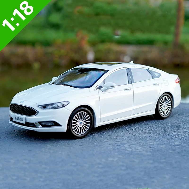 1/18 Новая модель автомобиля Mondeo Fusion литой под давлением сплав игрушки для детей