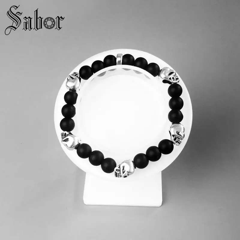 Аксессуары браслет из нитки с 5 черепами обсидиановые бусины Новинка затемненный