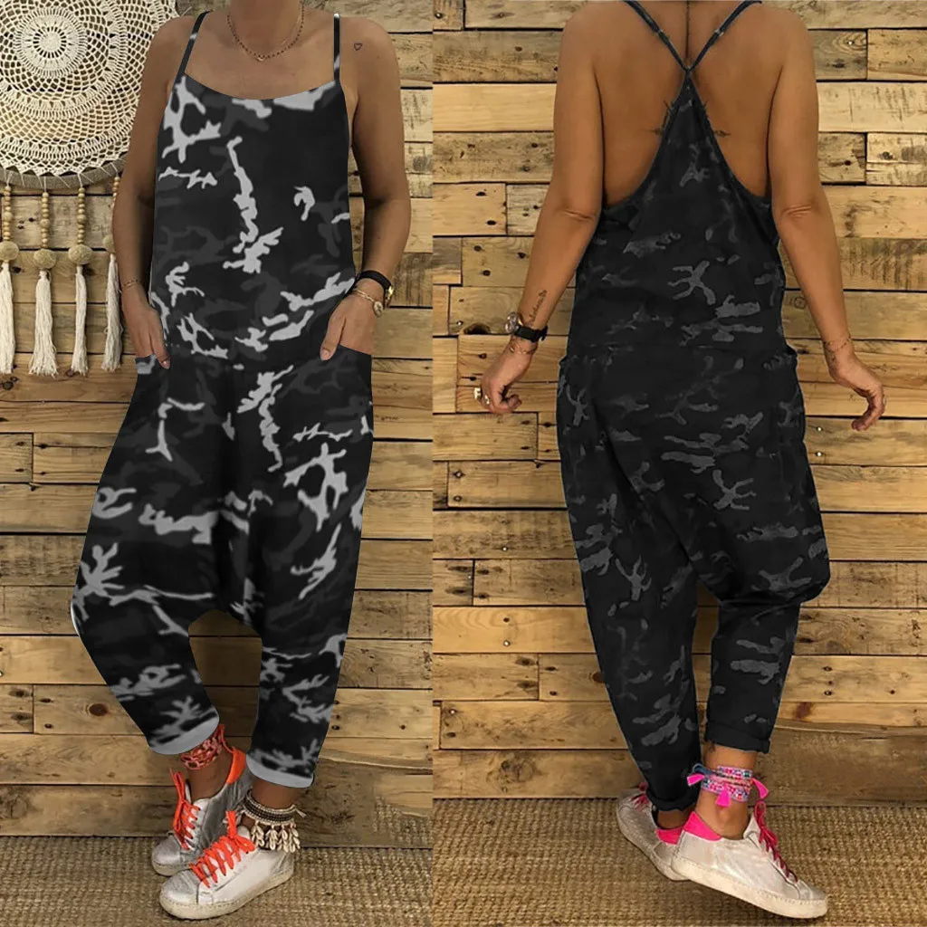 Женский камуфляжный комбинезон свободный с треугольным вырезом и