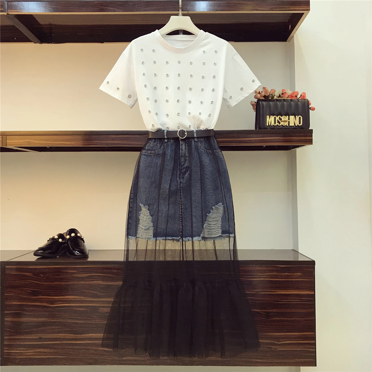 Фото The new spring and summer 2018 social suit female hollow out tangerine T-shirt fashion stitching skirt two pieces set Женская одежда The new spring and summer 2018 social suit female hollow out tangerine T-shirt fashion stitching skirt two pieces set Женская одежда