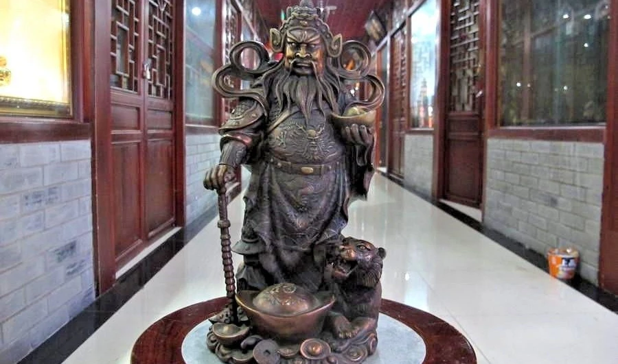 Chinese Bronze Copper tiger Money Yuanbao Guan Gong God of wealth buddha Statue | Дом и сад