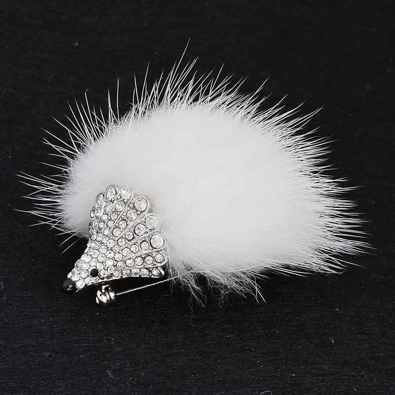 Брошь из натурального меха норки OBN брошь с изображением страз ежика свитера