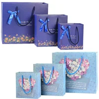300pcs/lot 3 Size blue Bouquet gift bag Paper gift bag/ medium size/beige wedding gift bag with handle Festival gift bags