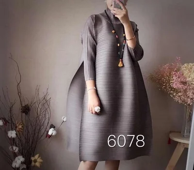 Серый Осень новое платье miyake с длинными рукавами и круглым воротником плиссированное платье больших размеров благородные женские - Цвет: Серый