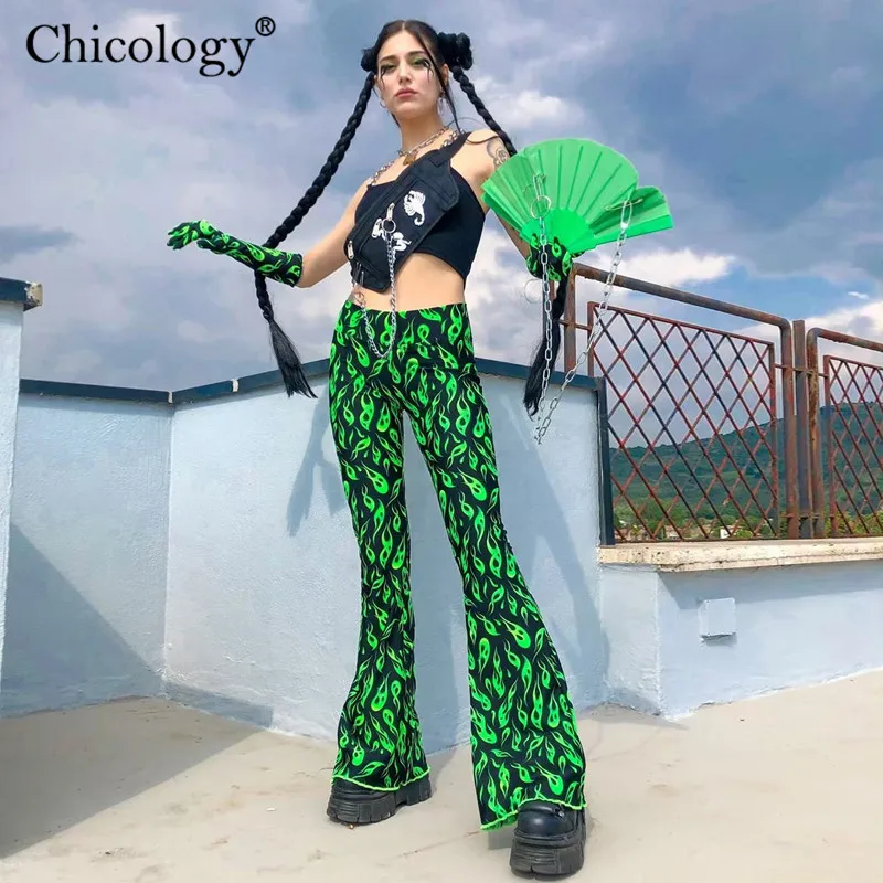 Брюки клеш Chicology с зеленым огненным принтом пикантные женские уличные штаны