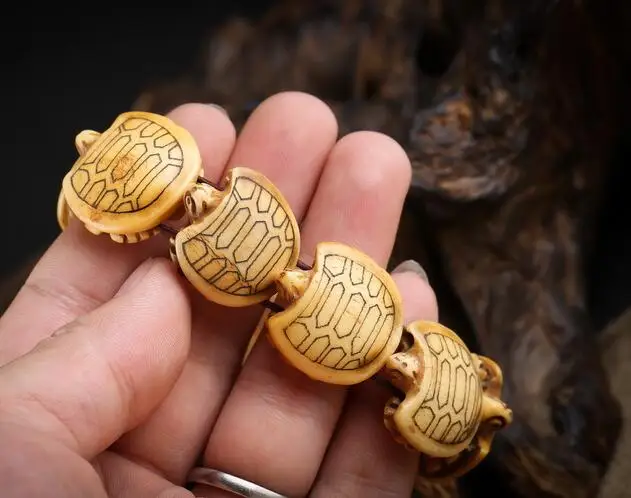 

Natural old bones carved tortoise beads, bracelet, natural ornaments