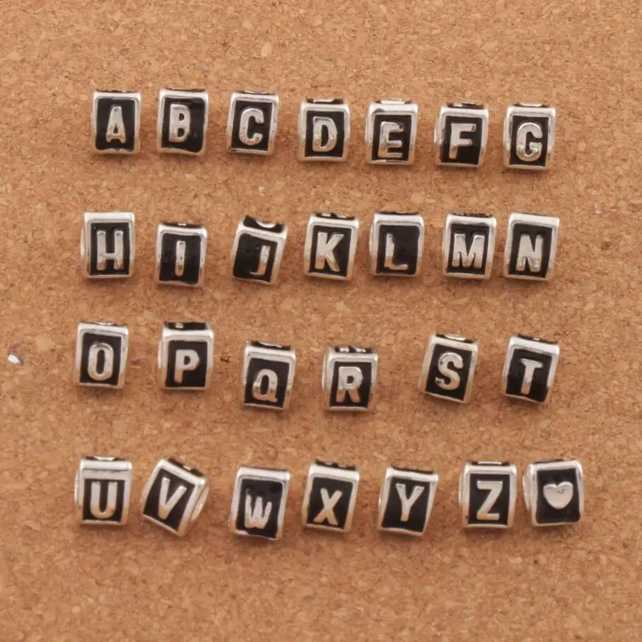27 шт. A-Z письмо и сердечно-сосудистых Треугольники черной эмалью в виде подвески