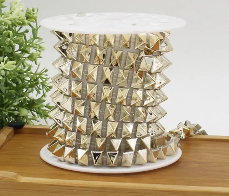 20 ярдов Пирамида запонки бисер с УФ покрытием цепь отделка для шитья Apperal мешок