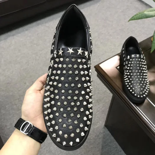 Black Stud 2 Новинка; роскошные черные кроссовки спортивные слипоны из воловьей кожи; Дизайнерские повседневные туфли запонка заклепка для мужчин высокого качества - Цвет: Black Stud 2