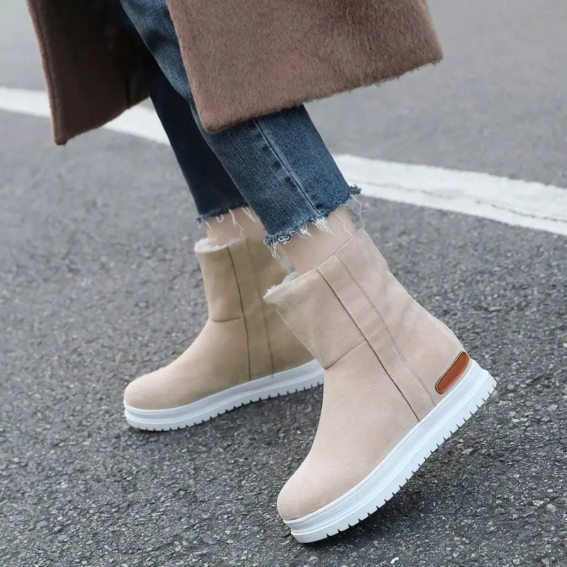 Женские удобные зимние ботинки на платформе теплые меховые сапоги модная обувь