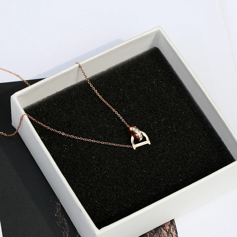 Ожерелье с подвеской YUN RUO из титановой стали D буквами розовое золото 2018|Ожерелья