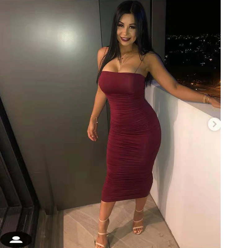 Женское вечернее платье на тонких бретельках розовое Клубное большого размера