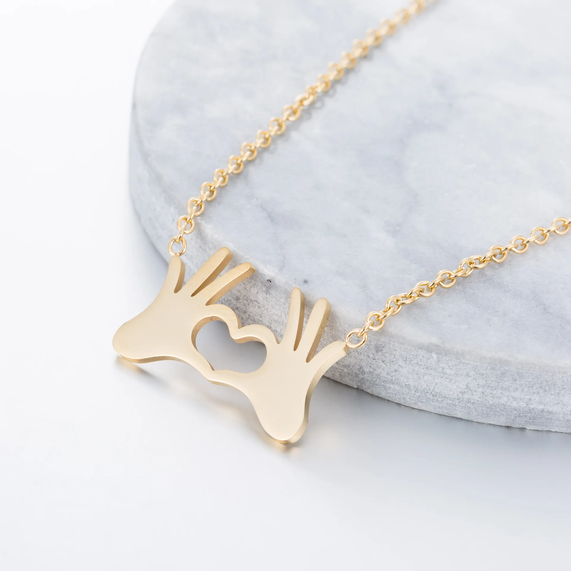 

Daisies Palm Heart Necklace Cute Sweet Pendant Necklaces For Women Girl Jewelry