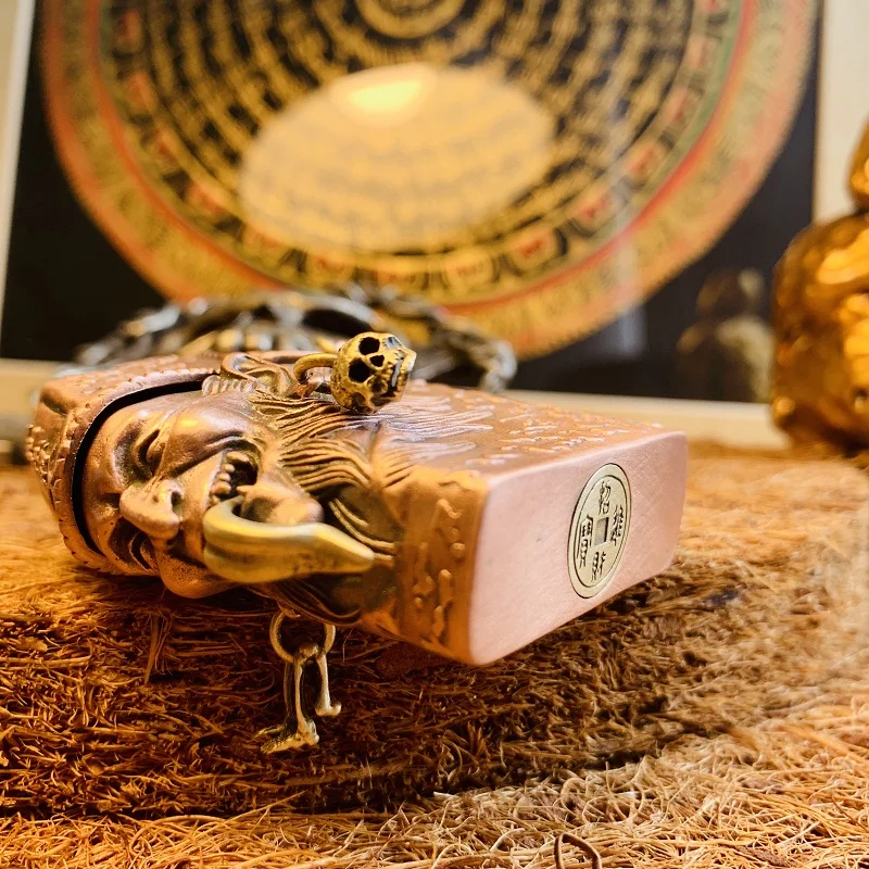 Китайская латунная масляная зажигалка, Мужская зажигалка в подарок