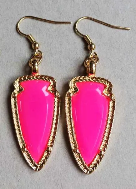 Классические простые женские серьги стрелы с блестящими фианитами оптовая