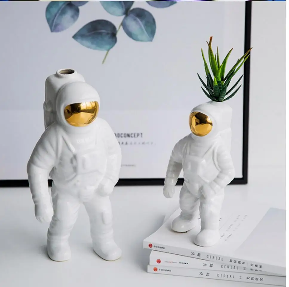 Space man Astronaut Vase Ceramic Model Unique Dried Flowers White for Table Top Decor Tool | Дом и сад