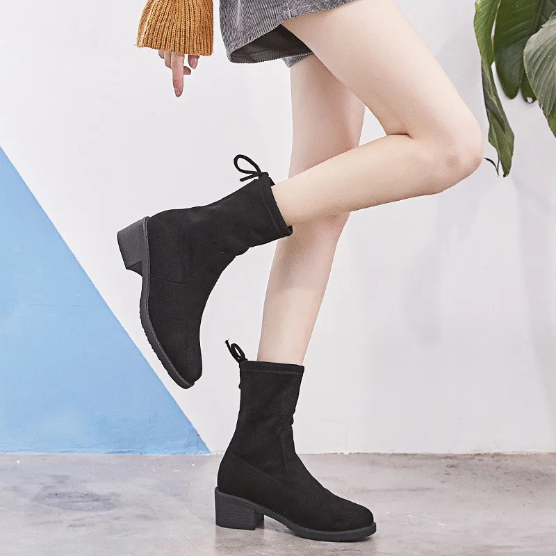 Женские сапоги с острым носком до середины икры из эластичной ткани на толстом