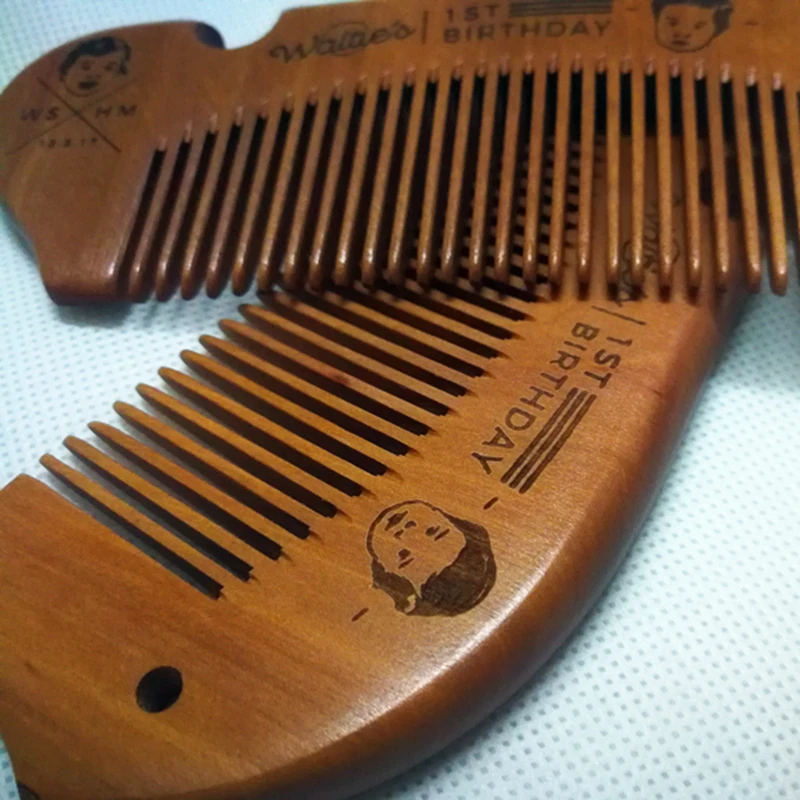 100 шт./лот ваш логотип индивидуальные гравировальные гребни персикового дерева