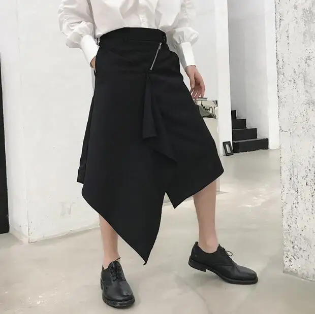 

M-5XL! Big yards men's trousers 2018 The irregular bottom of the runway was designed with cropped trousers for men's wear