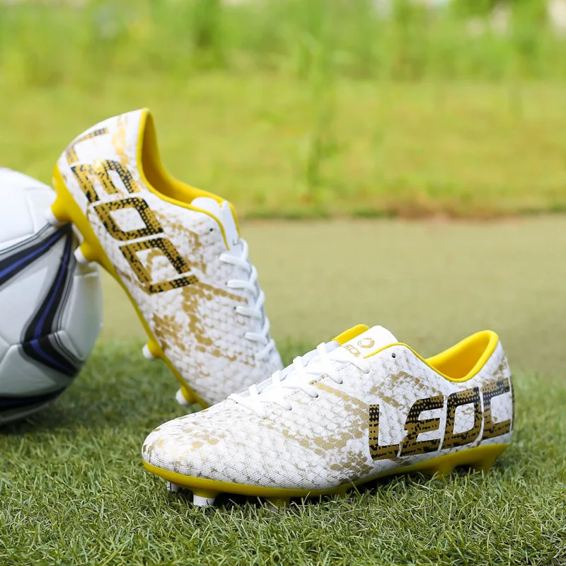 

2018 Fashion Adult Outdoor Lawn Long Spikes Soccer Shoes Football Shoes FG Cleats Shoes Breathable Soccer Trainning Sneakers