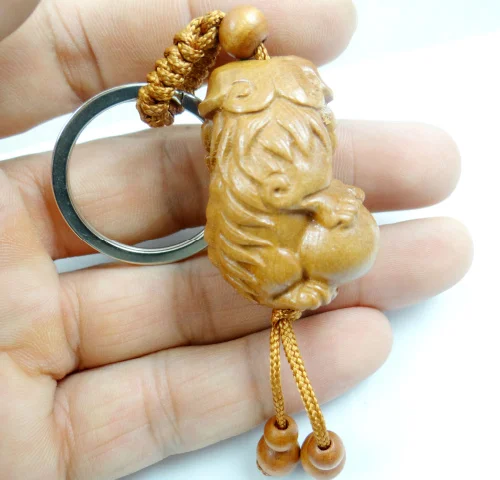 1 шт. брелок для ключей из красного дерева с гравировкой в трех направлениях |