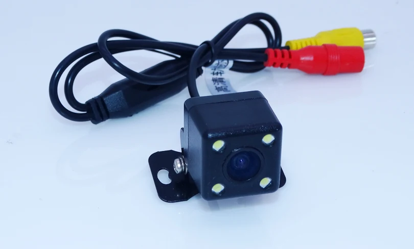 Универсальная автомобильная камера заднего вида с динамической линией движения и защитой от дождя, 4 светодиода, объектив из стекла с углом обзора 170 градусов. Акционное предложение.