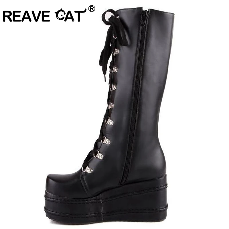REAVE CAT/женские ботинки черного цвета повседневные сапоги до колена на платформе и высоком каблуке обувь в стиле панк, готика обувь для верховой езды на шнуровке QH3038
