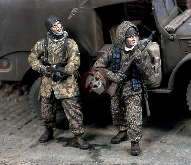 Сборочные неокрашенные весы 1/35 продвижение Fallschirmjager нецветная солдатская фигура