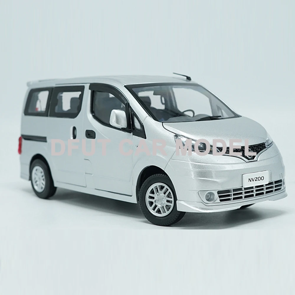 Модель автомобиля игрушечного из сплава под давлением 1:18 модель NV200 оригинальный