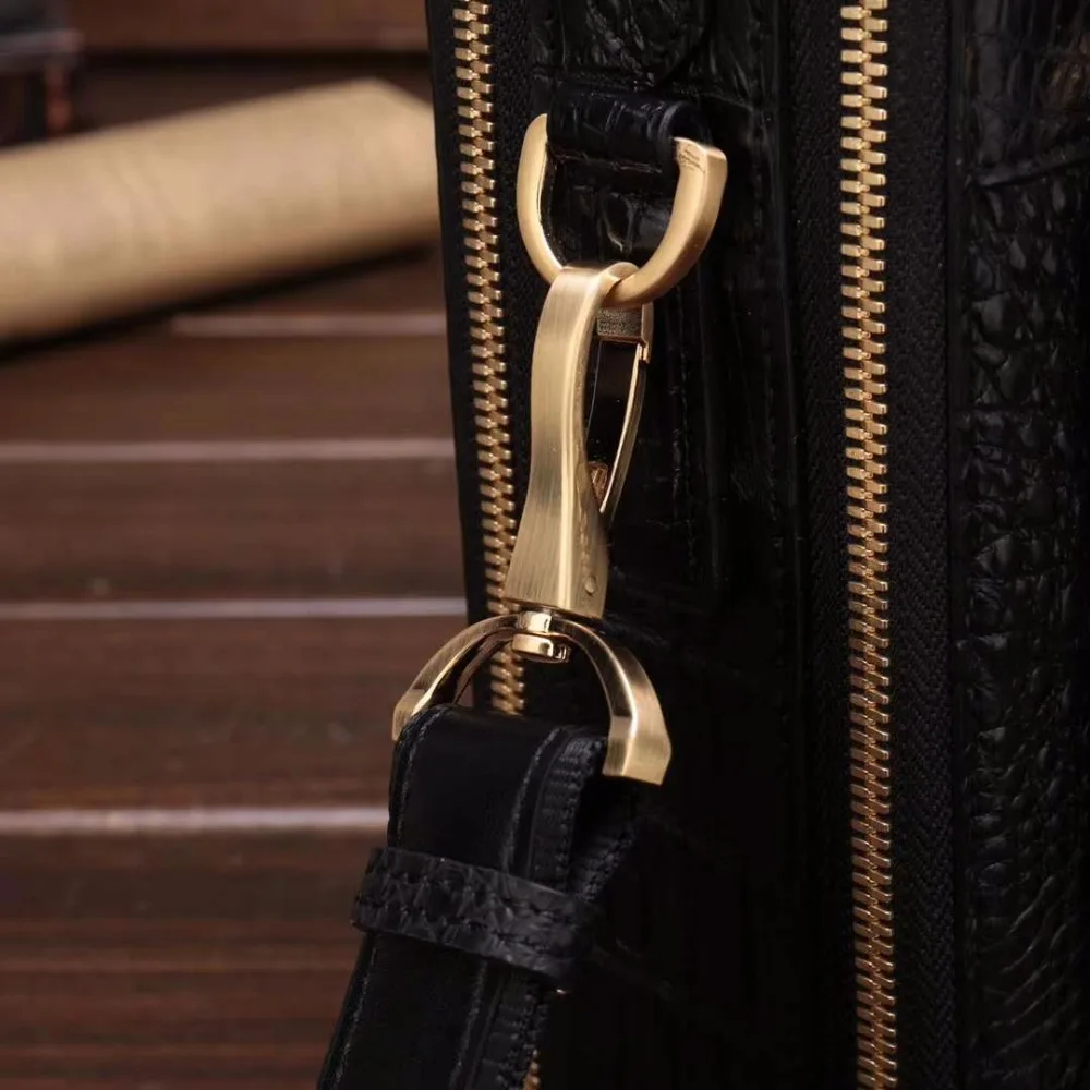 Рисунок 3 - Мужская сумка через плечо из 100%