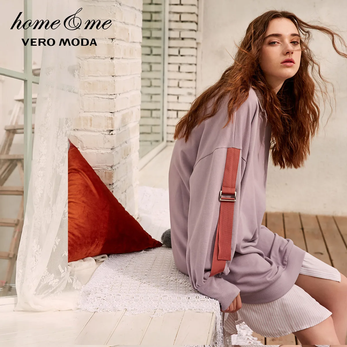 Женская свободная толстовка с капюшоном круглым вырезом Vero Moda модель 3183R3503 |
