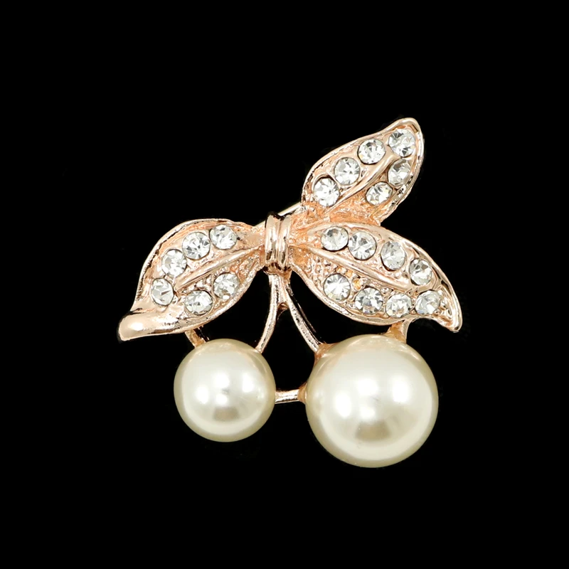 Броши с искусственным жемчугом и цветком из горного хрусталя OneckOha | Украшения