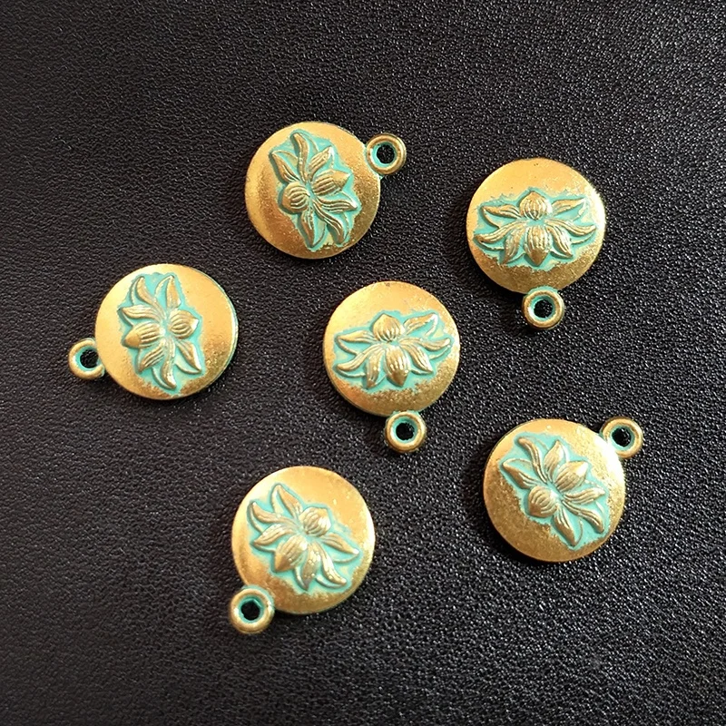 15pcs/bag 8*12MM Round Retro Patina Plated Zinc Alloy Green Lotus Charms Flowers Pendants For DIY Jewelry Accessories | Украшения и
