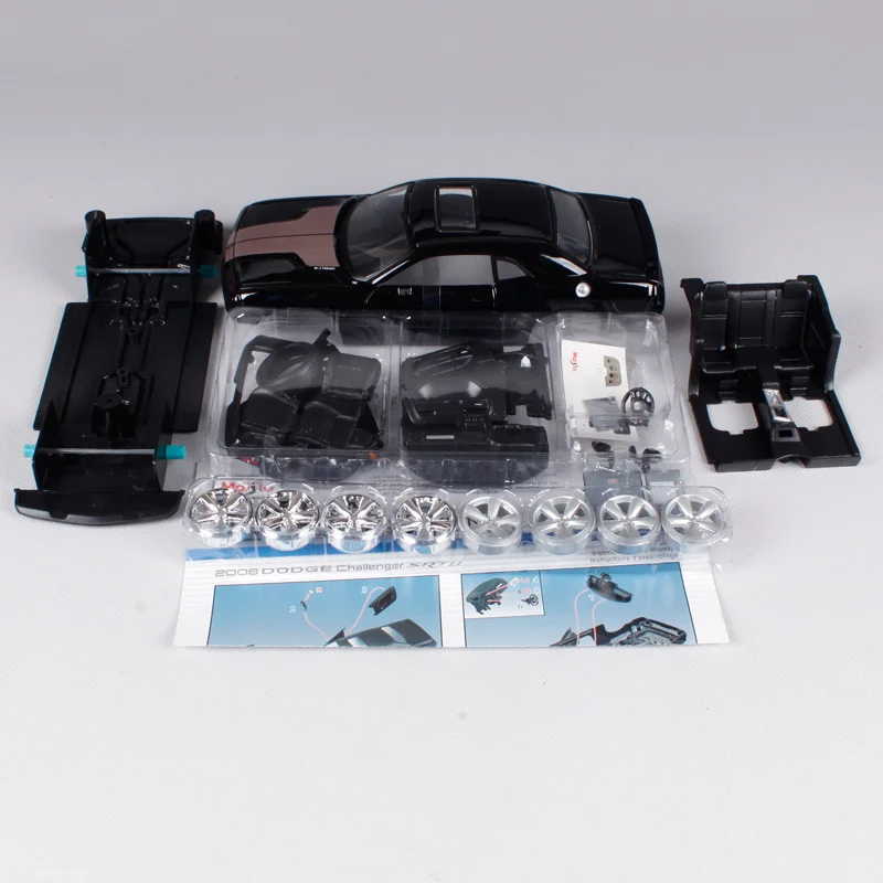 Модель автомобиля Maisto 1:24 2008 Dodge Challenger SRT8 сборная литая модель игрушка для детей