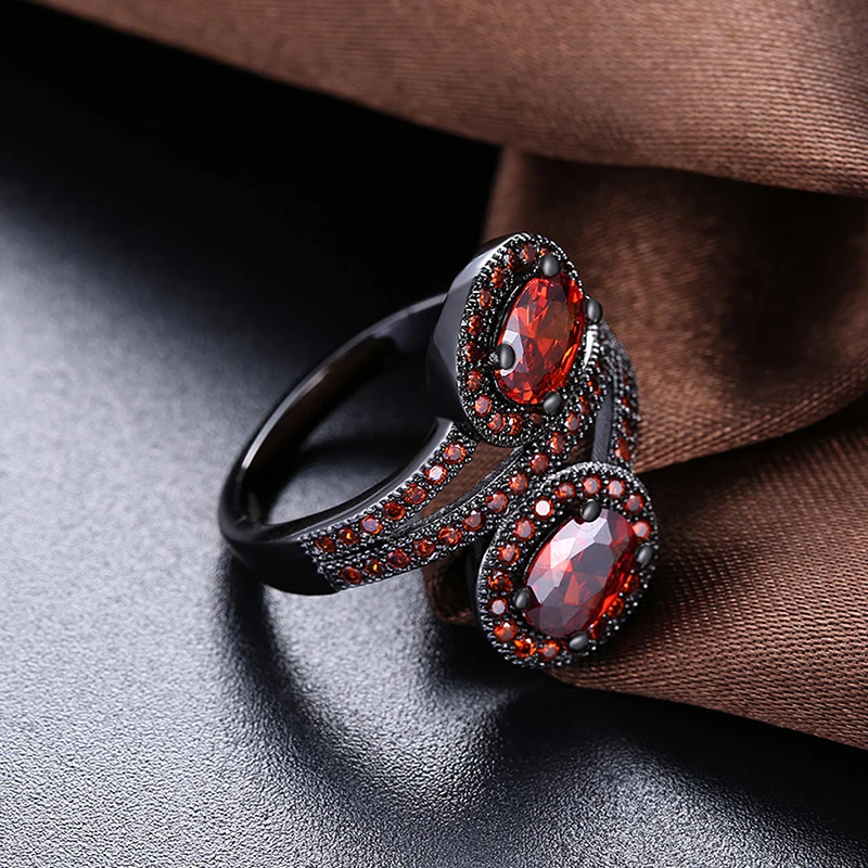 Женские коктейльные кольца с фианитом и овальным вырезом цвет черный золотой