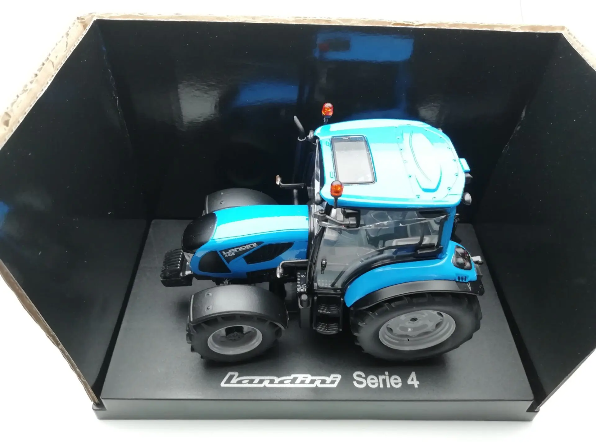 UH 4944 1:32 trakteur Landini 4,105 сельскохозяйственные тракторы сплав игрушечный автомобиль игрушки для детей литая под давлением модель подарок