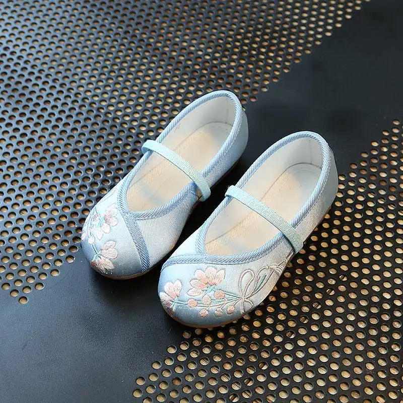 Детская обувь в китайском стиле; Танцевальная обувь для девочек; Повседневная Удобная детская обувь на плоской подошве с вышивкой; обувь принцессы; сезон весна-лето; CSH277 - Цвет: 034 blue