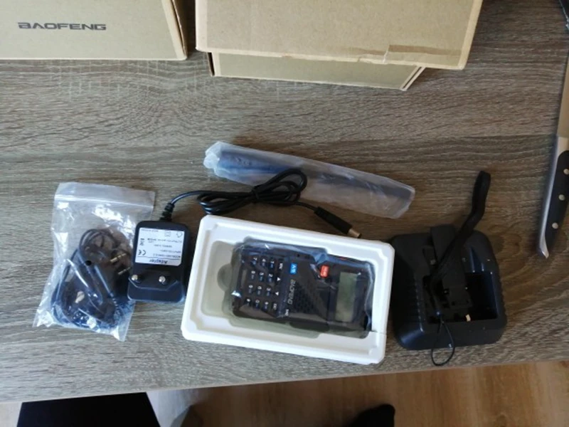 Baufeng UV-5R радио UV5R walkie talkie радиоприемник двухдиапазонный 136-174mhz 400-520mhz 5W walkie talkie наружный радиоприемник
