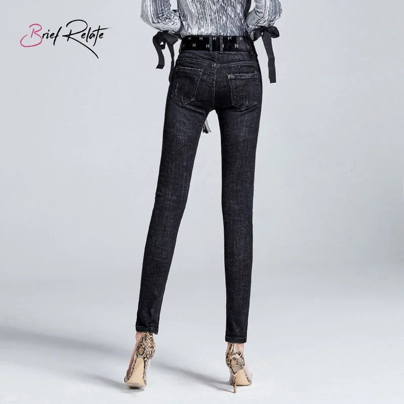 Короткие относятся изящные джинсы из хлопчатобумажной ткани черные женские