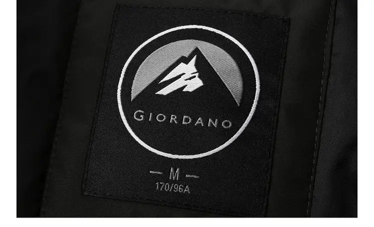 Giordano длинная куртка пальто с капюшоном Состоит из полиэфирной ткани,выполнена в сплошном цвете и имеет несколько размеров