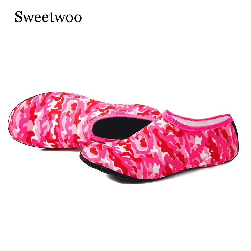 Плавательные акватуфли для мужчин и женщин пляжная обувь унисекс на плоской