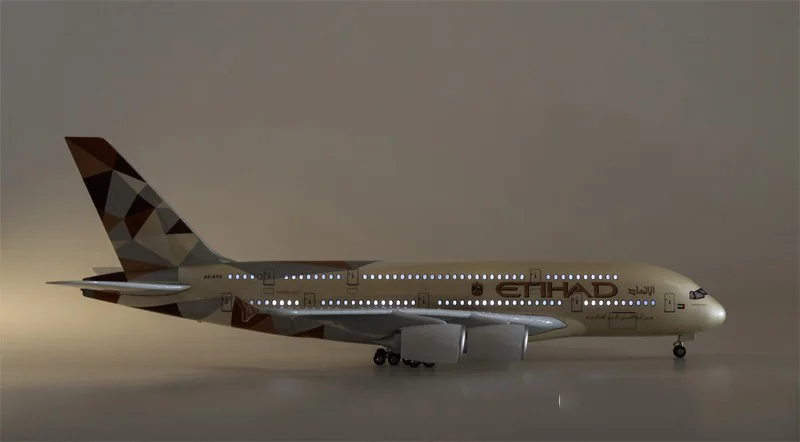 Upgrated with light 1/160 масштаб ETIHAD Воздушный самолет модель Airbus A380 ETIHAD модель с колесо с подсветкой литая под давлением пластиковая Смола самолет детский подарок - Цвет: Upgrated with light