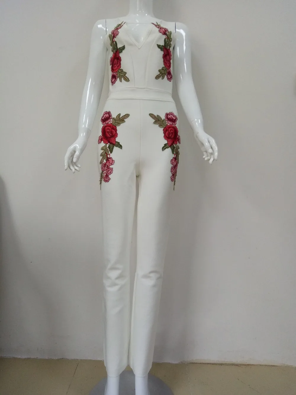 Высокое качество Белый Черный Цветочный принт комбинезон из искусственной шелки