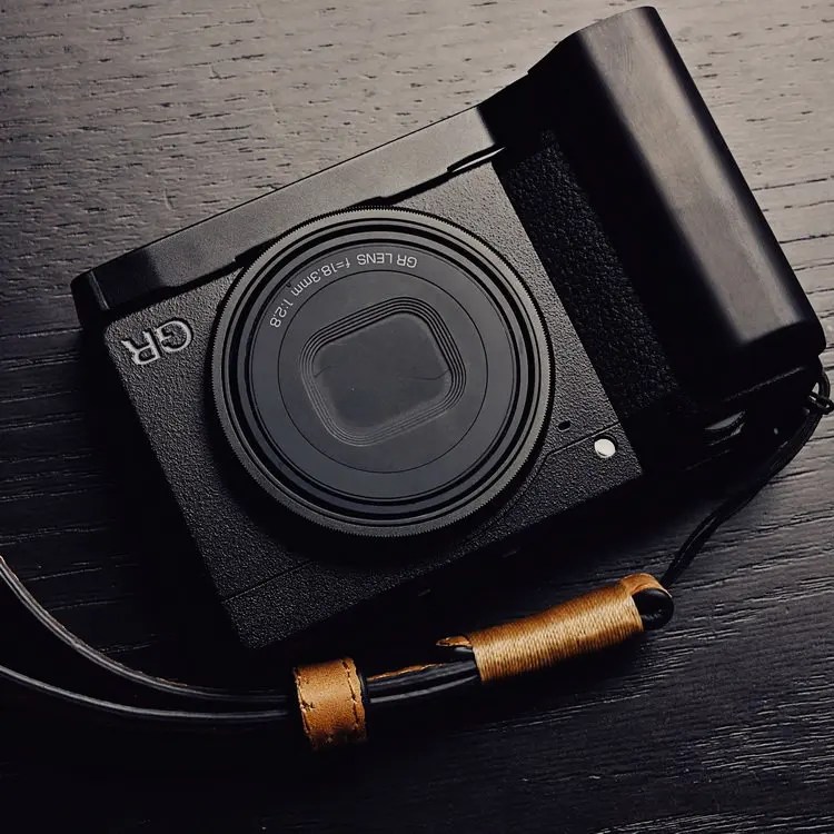 

Wooden Wood Hand Grip with Alum Base Plate Bracket For RICOH GR 3 GR III GR3